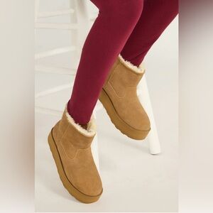 Time and Tru Womens Genuine Suede Platform Cozy Boots Cognac NWT Cabincore | 7